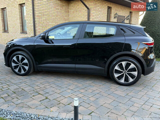 Черный Рено Megane E-Tech, объемом двигателя 0 л и пробегом 4 тыс. км за 22900 $, фото 7 на Automoto.ua