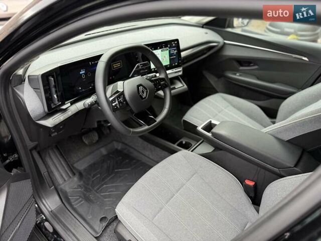Черный Рено Megane E-Tech, объемом двигателя 0 л и пробегом 72 тыс. км за 21999 $, фото 12 на Automoto.ua