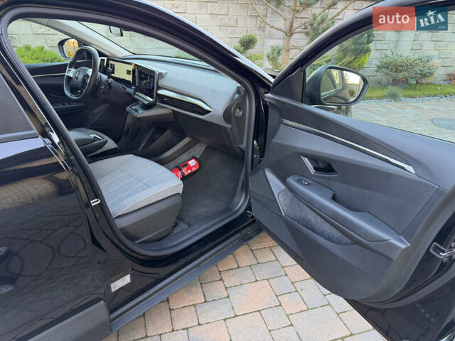 Черный Рено Megane E-Tech, объемом двигателя 0 л и пробегом 4 тыс. км за 22900 $, фото 19 на Automoto.ua