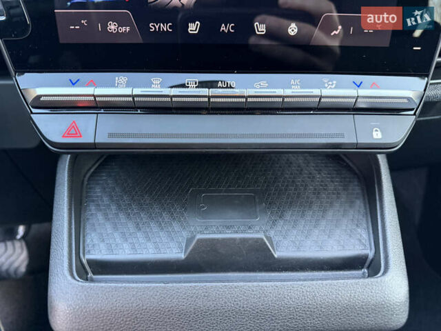 Черный Рено Megane E-Tech, объемом двигателя 0 л и пробегом 4 тыс. км за 22900 $, фото 17 на Automoto.ua