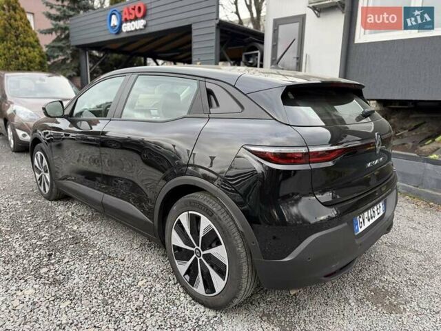 Черный Рено Megane E-Tech, объемом двигателя 0 л и пробегом 72 тыс. км за 21999 $, фото 3 на Automoto.ua