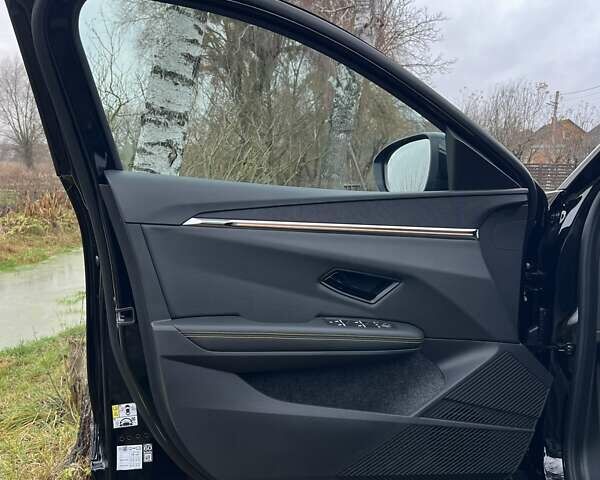 Черный Рено Megane E-Tech, объемом двигателя 0 л и пробегом 6 тыс. км за 28250 $, фото 22 на Automoto.ua