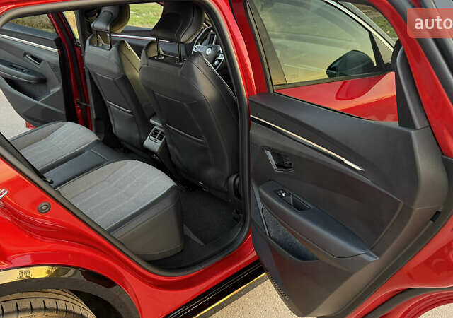 Красный Рено Megane E-Tech, объемом двигателя 0 л и пробегом 49 тыс. км за 23900 $, фото 21 на Automoto.ua