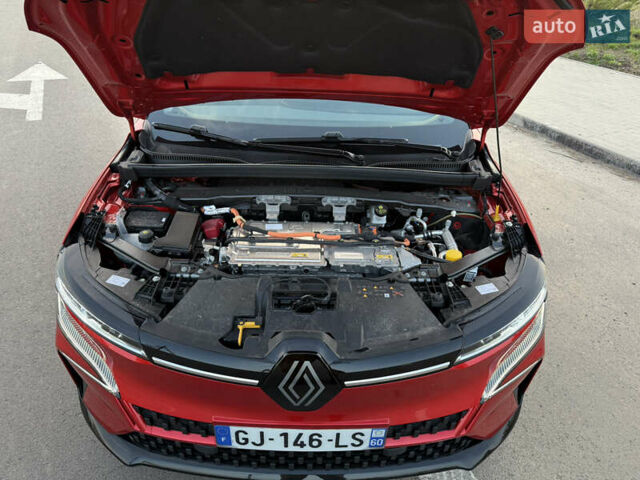 Красный Рено Megane E-Tech, объемом двигателя 0 л и пробегом 49 тыс. км за 23900 $, фото 34 на Automoto.ua