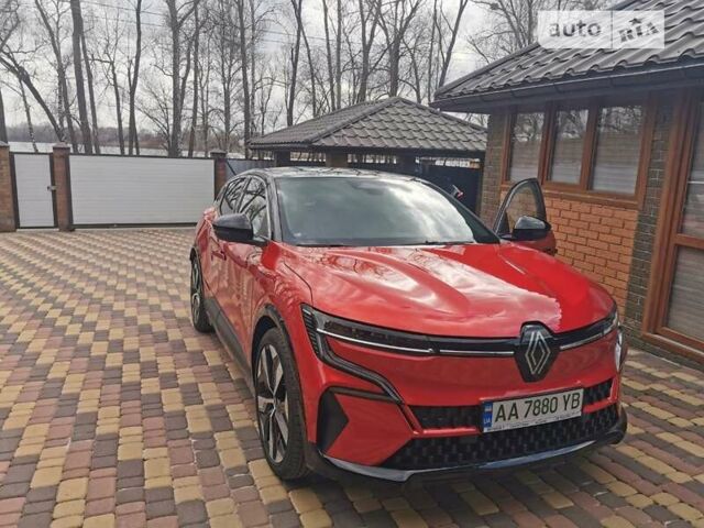 Красный Рено Megane E-Tech, объемом двигателя 0 л и пробегом 4 тыс. км за 34000 $, фото 9 на Automoto.ua