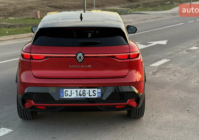 Красный Рено Megane E-Tech, объемом двигателя 0 л и пробегом 49 тыс. км за 23900 $, фото 5 на Automoto.ua
