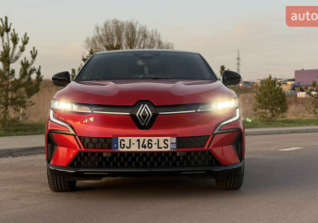 Красный Рено Megane E-Tech, объемом двигателя 0 л и пробегом 49 тыс. км за 23900 $, фото 9 на Automoto.ua