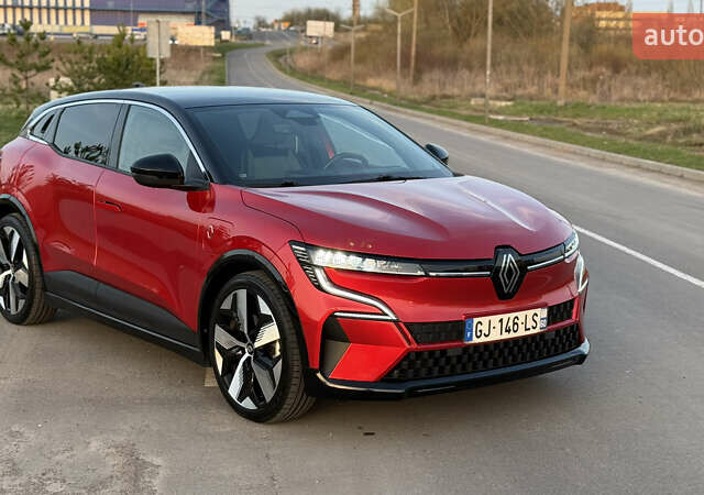 Красный Рено Megane E-Tech, объемом двигателя 0 л и пробегом 49 тыс. км за 23900 $, фото 3 на Automoto.ua