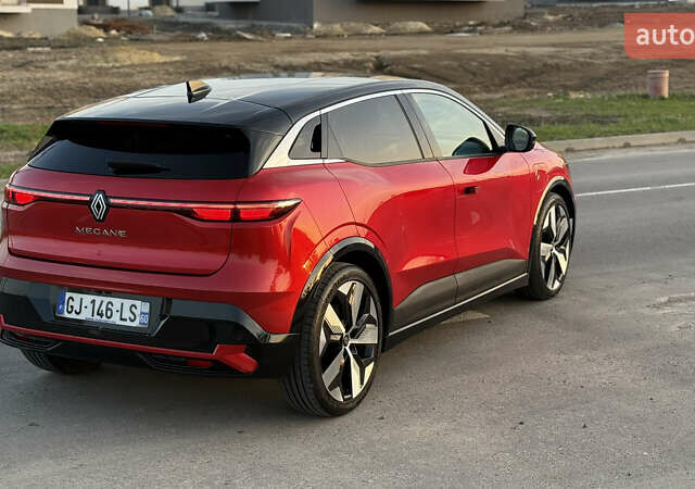 Красный Рено Megane E-Tech, объемом двигателя 0 л и пробегом 49 тыс. км за 23900 $, фото 4 на Automoto.ua