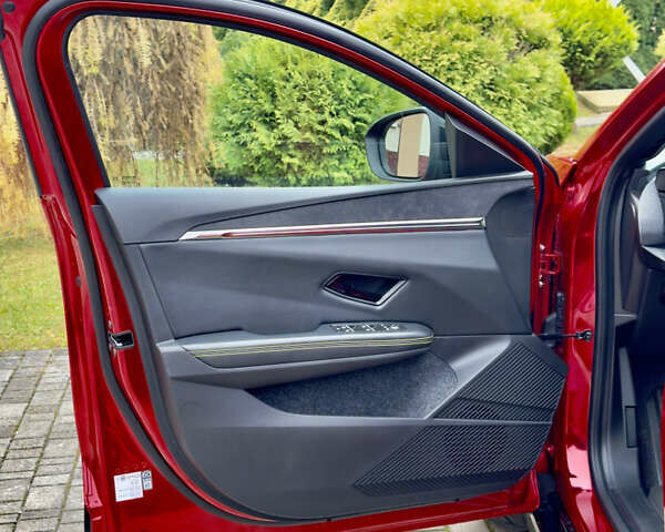 Красный Рено Megane E-Tech, объемом двигателя 0 л и пробегом 38 тыс. км за 19995 $, фото 49 на Automoto.ua