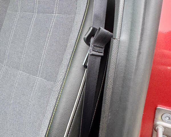 Красный Рено Megane E-Tech, объемом двигателя 0 л и пробегом 38 тыс. км за 19995 $, фото 56 на Automoto.ua