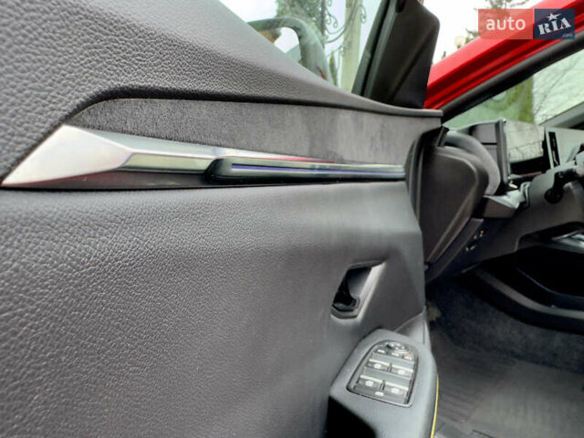 Красный Рено Megane E-Tech, объемом двигателя 0 л и пробегом 38 тыс. км за 19995 $, фото 50 на Automoto.ua