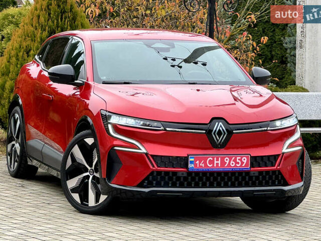 Красный Рено Megane E-Tech, объемом двигателя 0 л и пробегом 38 тыс. км за 19995 $, фото 4 на Automoto.ua