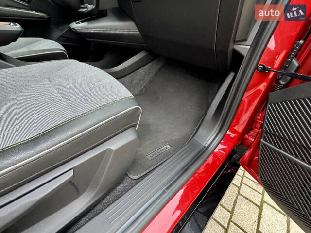 Красный Рено Megane E-Tech, объемом двигателя 0 л и пробегом 38 тыс. км за 19995 $, фото 79 на Automoto.ua