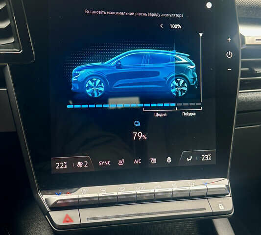 Красный Рено Megane E-Tech, объемом двигателя 0 л и пробегом 38 тыс. км за 19995 $, фото 105 на Automoto.ua