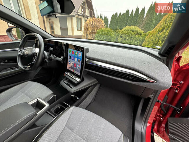 Красный Рено Megane E-Tech, объемом двигателя 0 л и пробегом 38 тыс. км за 19995 $, фото 80 на Automoto.ua