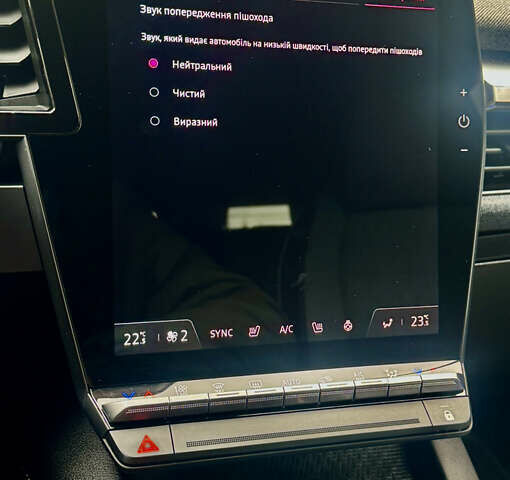 Красный Рено Megane E-Tech, объемом двигателя 0 л и пробегом 38 тыс. км за 19995 $, фото 106 на Automoto.ua