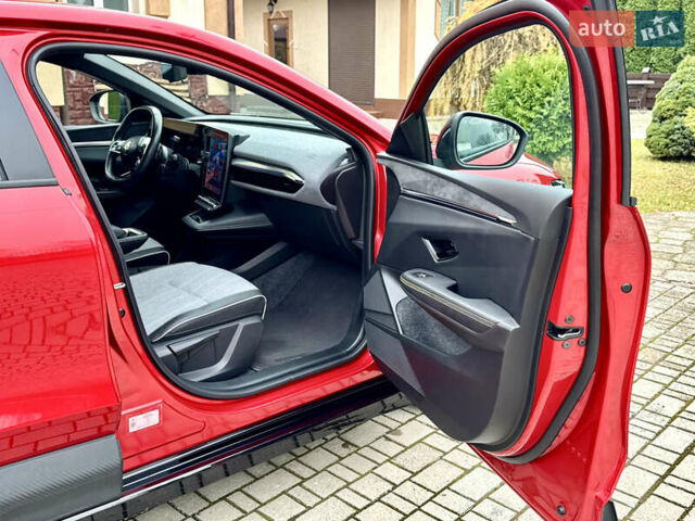 Красный Рено Megane E-Tech, объемом двигателя 0 л и пробегом 38 тыс. км за 19995 $, фото 83 на Automoto.ua