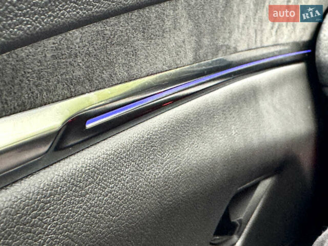 Красный Рено Megane E-Tech, объемом двигателя 0 л и пробегом 38 тыс. км за 19995 $, фото 129 на Automoto.ua