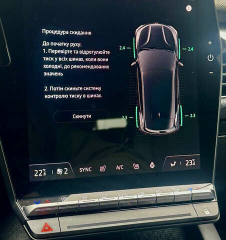 Красный Рено Megane E-Tech, объемом двигателя 0 л и пробегом 38 тыс. км за 19995 $, фото 116 на Automoto.ua