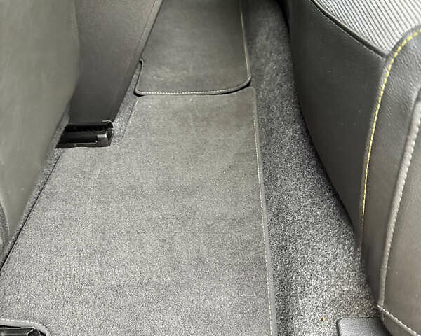 Красный Рено Megane E-Tech, объемом двигателя 0 л и пробегом 38 тыс. км за 19995 $, фото 65 на Automoto.ua