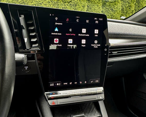 Красный Рено Megane E-Tech, объемом двигателя 0 л и пробегом 38 тыс. км за 19995 $, фото 98 на Automoto.ua