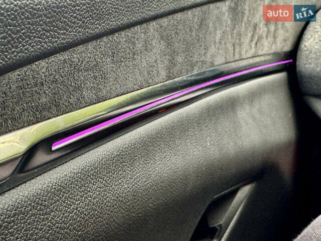 Красный Рено Megane E-Tech, объемом двигателя 0 л и пробегом 38 тыс. км за 19995 $, фото 131 на Automoto.ua