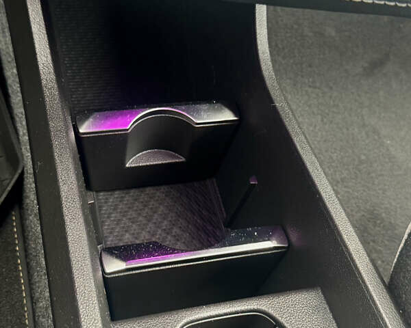 Красный Рено Megane E-Tech, объемом двигателя 0 л и пробегом 38 тыс. км за 19995 $, фото 142 на Automoto.ua