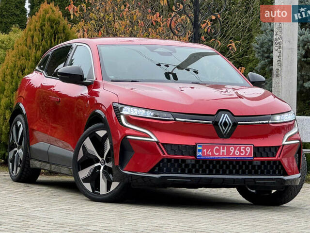 Красный Рено Megane E-Tech, объемом двигателя 0 л и пробегом 38 тыс. км за 19995 $, фото 2 на Automoto.ua