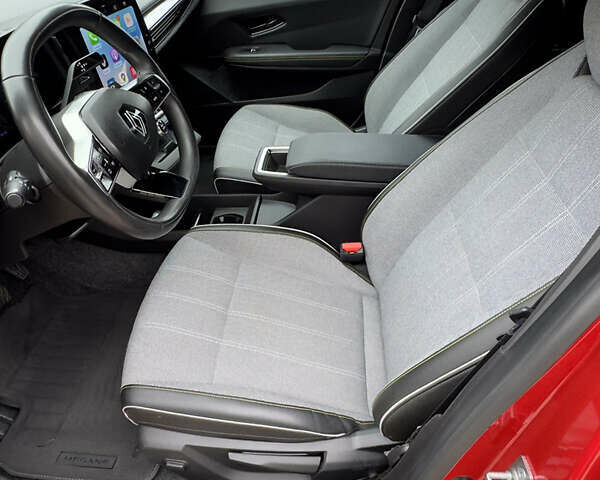Красный Рено Megane E-Tech, объемом двигателя 0 л и пробегом 38 тыс. км за 19995 $, фото 57 на Automoto.ua
