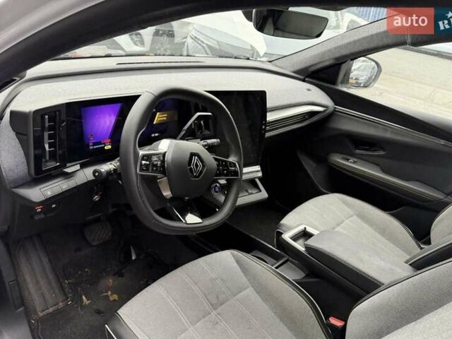Рено Megane E-Tech, объемом двигателя 0 л и пробегом 30 тыс. км за 21500 $, фото 4 на Automoto.ua