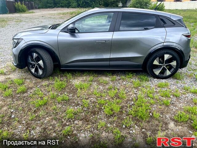Сірий Рено Megane E-Tech, об'ємом двигуна 96 л та пробігом 55 тис. км за 20500 $, фото 1 на Automoto.ua
