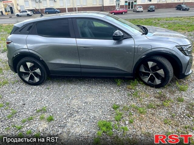 Сірий Рено Megane E-Tech, об'ємом двигуна 96 л та пробігом 55 тис. км за 20500 $, фото 2 на Automoto.ua
