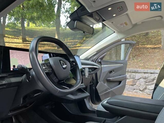 Серый Рено Megane E-Tech, объемом двигателя 0 л и пробегом 83 тыс. км за 19900 $, фото 12 на Automoto.ua