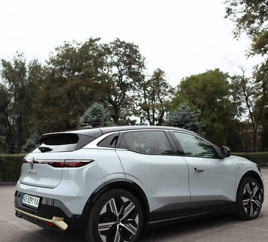 Серый Рено Megane E-Tech, объемом двигателя 0 л и пробегом 60 тыс. км за 22000 $, фото 6 на Automoto.ua