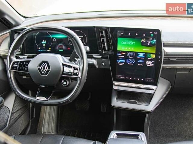 Серый Рено Megane E-Tech, объемом двигателя 0 л и пробегом 54 тыс. км за 22800 $, фото 25 на Automoto.ua