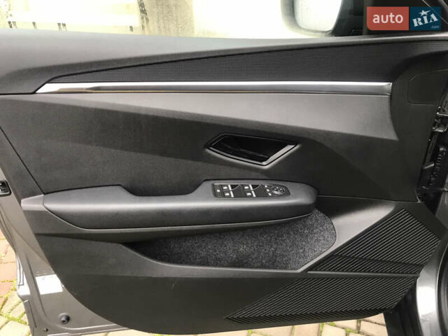 Сірий Рено Megane E-Tech, об'ємом двигуна 0 л та пробігом 40 тис. км за 19400 $, фото 16 на Automoto.ua