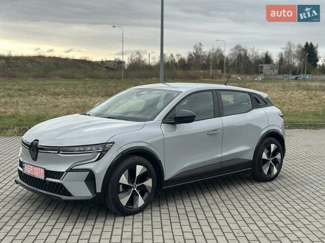 Серый Рено Megane E-Tech, объемом двигателя 0 л и пробегом 68 тыс. км за 19900 $, фото 9 на Automoto.ua