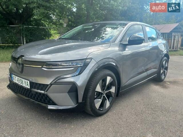 Сірий Рено Megane E-Tech, об'ємом двигуна 0 л та пробігом 42 тис. км за 18900 $, фото 5 на Automoto.ua