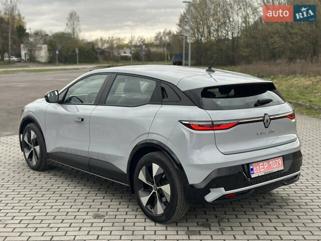 Серый Рено Megane E-Tech, объемом двигателя 0 л и пробегом 68 тыс. км за 19900 $, фото 7 на Automoto.ua