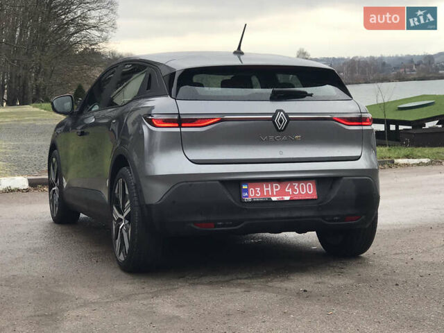 Серый Рено Megane E-Tech, объемом двигателя 0 л и пробегом 41 тыс. км за 19600 $, фото 9 на Automoto.ua