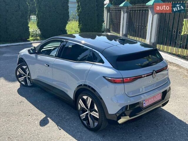 Серый Рено Megane E-Tech, объемом двигателя 0 л и пробегом 51 тыс. км за 23500 $, фото 14 на Automoto.ua