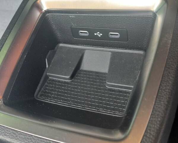 Сірий Рено Megane E-Tech, об'ємом двигуна 0 л та пробігом 42 тис. км за 18900 $, фото 37 на Automoto.ua