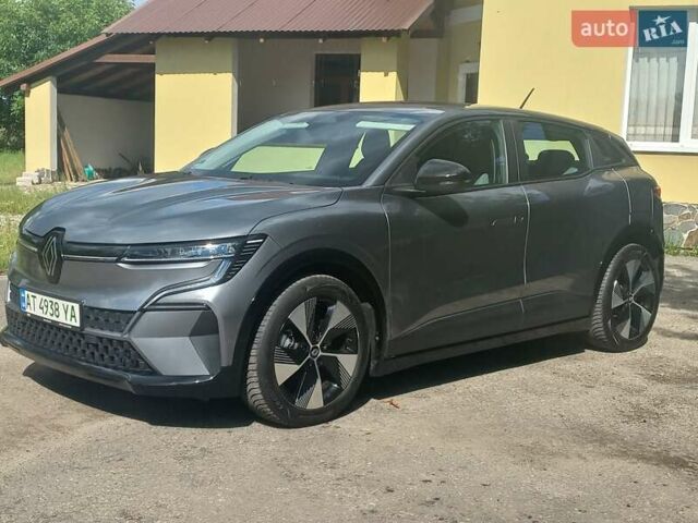 Сірий Рено Megane E-Tech, об'ємом двигуна 0 л та пробігом 42 тис. км за 18900 $, фото 3 на Automoto.ua