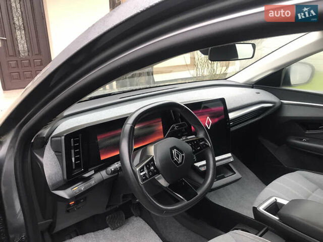 Серый Рено Megane E-Tech, объемом двигателя 0 л и пробегом 41 тыс. км за 19600 $, фото 28 на Automoto.ua