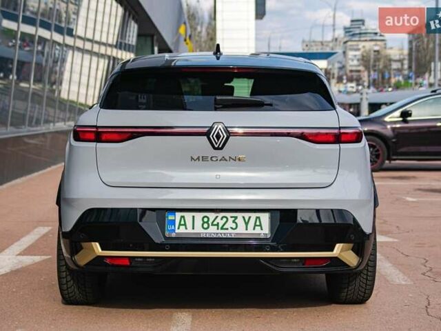Серый Рено Megane E-Tech, объемом двигателя 0 л и пробегом 54 тыс. км за 22800 $, фото 9 на Automoto.ua