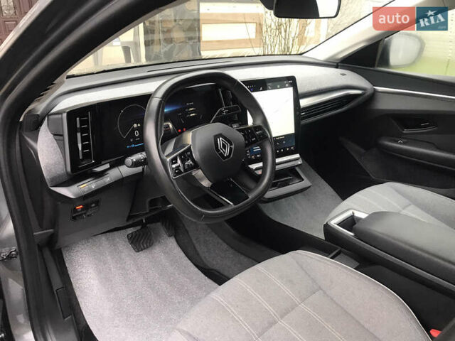 Сірий Рено Megane E-Tech, об'ємом двигуна 0 л та пробігом 40 тис. км за 19400 $, фото 14 на Automoto.ua
