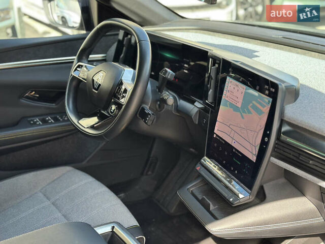 Серый Рено Megane E-Tech, объемом двигателя 0 л и пробегом 15 тыс. км за 26900 $, фото 14 на Automoto.ua