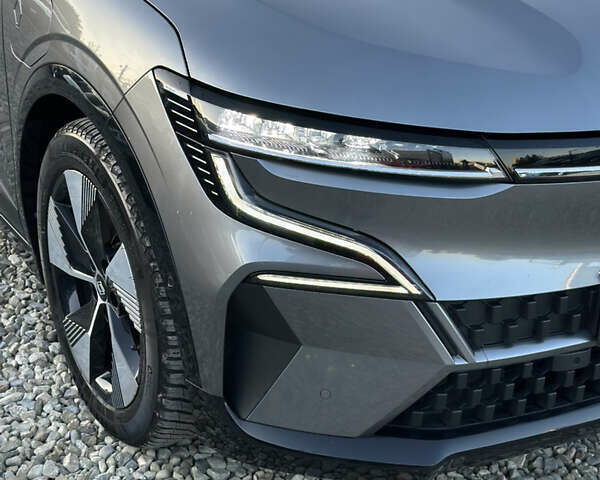 Серый Рено Megane E-Tech, объемом двигателя 0 л и пробегом 90 тыс. км за 19450 $, фото 34 на Automoto.ua