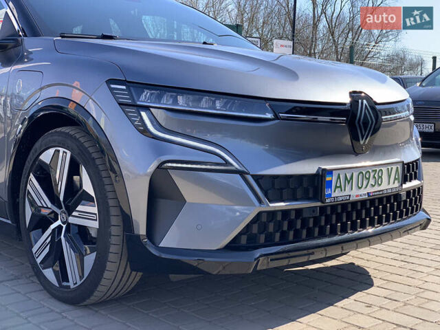 Серый Рено Megane E-Tech, объемом двигателя 0 л и пробегом 22 тыс. км за 21955 $, фото 7 на Automoto.ua